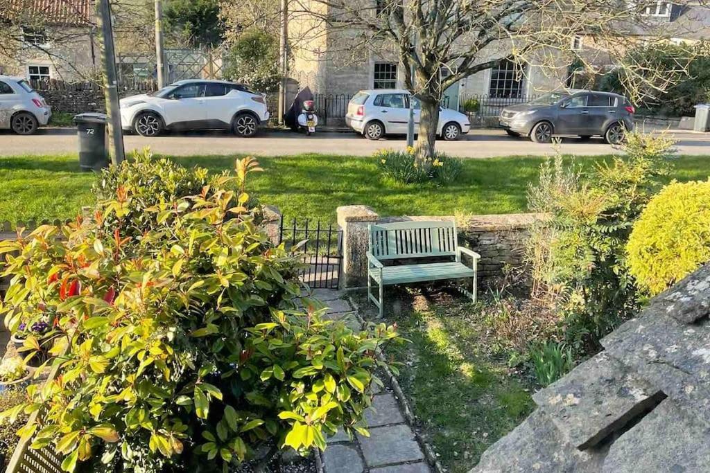 Hebe Cottage - Idyllic And Homely With Attention To Detail Atworth Bagian luar foto