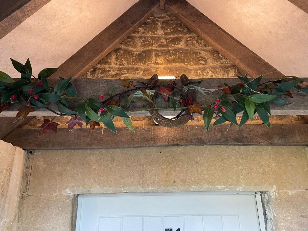 Hebe Cottage - Idyllic And Homely With Attention To Detail Atworth Bagian luar foto