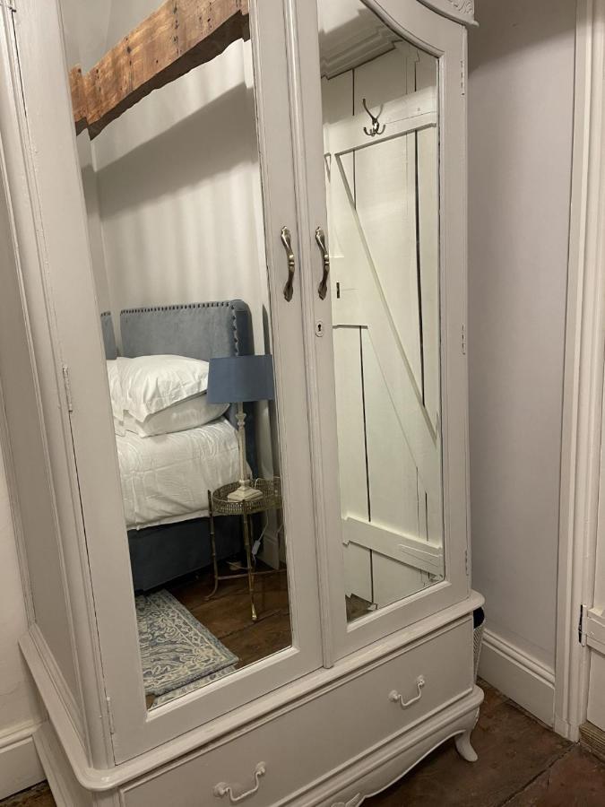Hebe Cottage - Idyllic And Homely With Attention To Detail Atworth Bagian luar foto