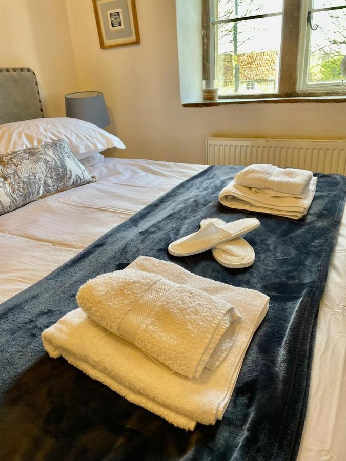 Hebe Cottage - Idyllic And Homely With Attention To Detail Atworth Bagian luar foto