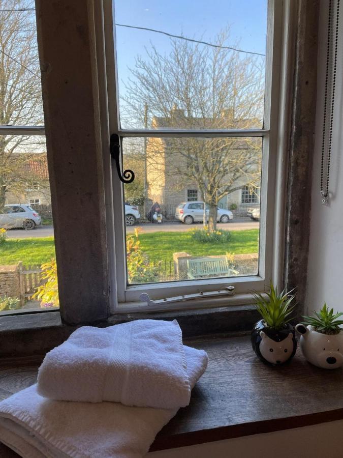 Hebe Cottage - Idyllic And Homely With Attention To Detail Atworth Bagian luar foto