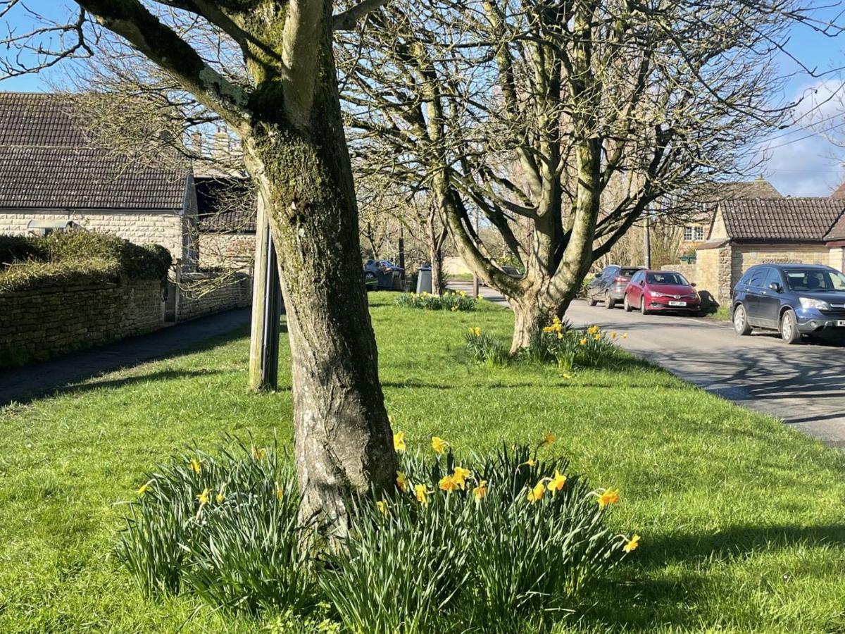 Hebe Cottage - Idyllic And Homely With Attention To Detail Atworth Bagian luar foto