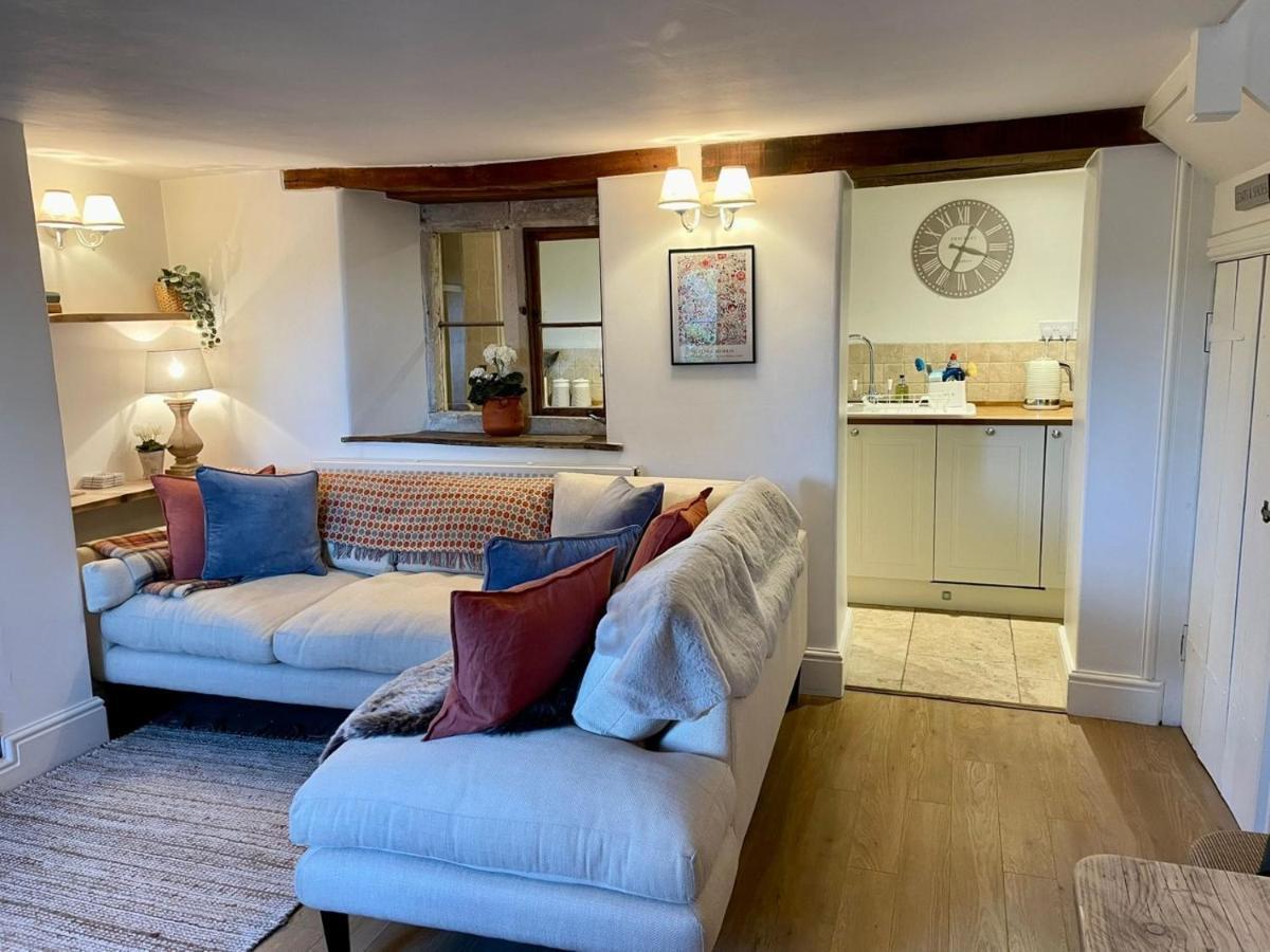Hebe Cottage - Idyllic And Homely With Attention To Detail Atworth Bagian luar foto
