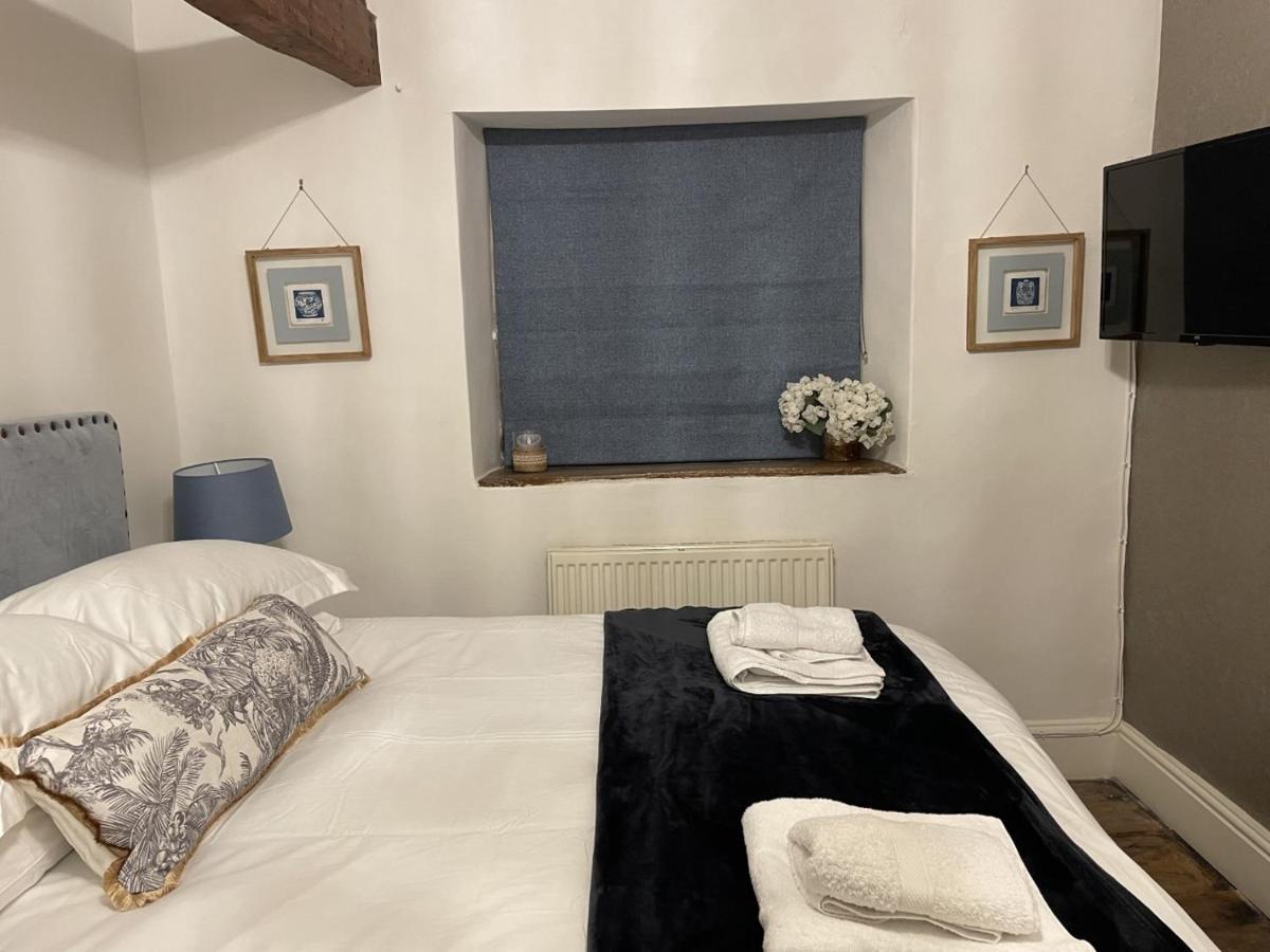 Hebe Cottage - Idyllic And Homely With Attention To Detail Atworth Bagian luar foto